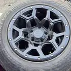 يتوفر جنوط بلاك رينو مقاس 18 اصلي وكاله