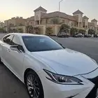 للبيع لكزس ES350 موديل 2019 الممشى قليل لامانع بالبدل