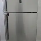 للبيع ثلاجة من شركة UGINE نظيف