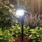 كشافات حدائق بالطاقة الشمسية