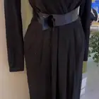 فستان اسود فخم يبرق و يرعد لمعته حلوه يوجد فيديو لمعته كيف