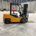 رافعه شوكيه فوركلفت للايجار