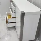 طاوله تلفزيون وطاوله من هوم سنتر نوع ممتاز زوايه استيل