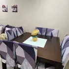 غرفة ضيوف مع غرفة طعام