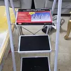 سلم ثلاث درجات شريته اليوم من ساكو ولكن طلع غير مناسب للطول