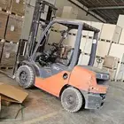 رافعة شوكية فوركلفت ورافعه يدوية جاك للايجار