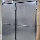 ثلاجة تعلق لحم