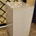 للبيع ثلاجة صغيرة