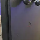 جهاز بلاستيشن فور نضيف جدا ولم يدخل صيانه مع يدين اصليه