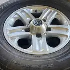 5 حبه كفرات مع جنوط اصلي مقاس 16 يركب شاس وجيب
