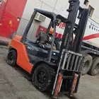 تاجير رافعه شوكيه فوركلفت للايجار