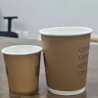 يوجد كمية من كاسات الورق 4 و 8 اونص