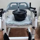 كرسي طبي لسهولة التنقل والحمام