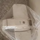 كوايه ملابس طاوله شبه جديده تنفع حق مغاسل وحق بيت