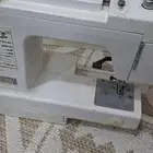 آلة خياطة