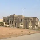 للبيع فيلا قائمه عظم مع شقتين عنيزه حي الملك فهد