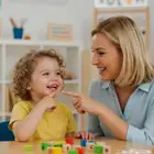 أخصائية نطق وتخاطب وصعوبات تعلم