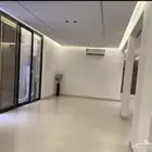 دور و ثلاث شقق