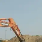 بوكلين للحفر وشيول وقلابات للترحيل والهدم
