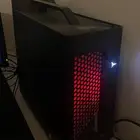 بيسي قيمينج و شاشة