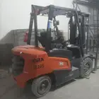 رافعه سكين فوركلفت تلسكوبيه رافعه شوكيه للايجار