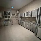 للايجار شقه 3غرف وصالة عزاب بحي الرمال 3000 شهري