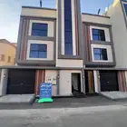 للبيع شقه دور ثاني مع سطح مستقل المصعد شغال بحي الموسي
