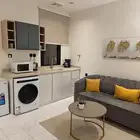 شقق مفروشة فندقية غرفه وصالة ومطبخ مجهز أثاث عصري عوائل في م