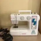 ماكينة خياطة