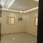 شقه بجانب مسجد الفلقي وممشى النخيل ثلاث غرف صاله مطبخ 1600ري