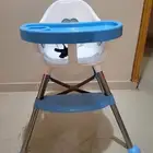سرير وكرسي طعام اطفال وعربة أطفال