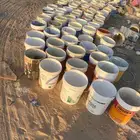 سطول للبيع بلاستيك وحديد نظيف وجديد العدد 200 السعر 2.50