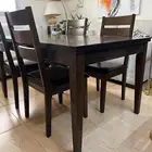 طاولة طعام