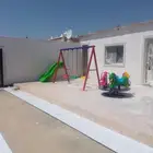 مراجيح مميزة وزحاليق متنوعة بمجموعات كبيرة وصغيرة