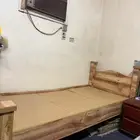 سرير خشب نفر واحد مع المرتبه
