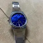 السلام عليكم . ساعه للبيع . نوعيتها سويسري ثقيله . جديده