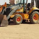 موجود اثنين جي سي بي للآجار بطريف