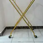 قاعدة طاولة خدمة متحركة