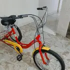 دراجة هوائيه بثلاث كفرات