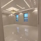 للبيع روف درج داخلي وخارجي تشطيب vip موقع متميز خميس مشيط