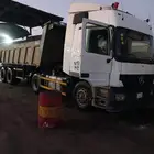قلاب تريلا مرسيدس للايجار الشهري