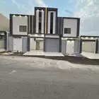 للبيع شقه دور ارضي مع حوش واسع بسعر 550 الف شمال الخميس