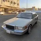 فورد لينكون تاون كار 1990 مخزن للبيع