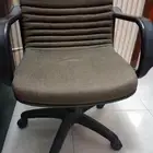 مكتب وكرسي بحالة لا يوجد بهم عيوب