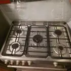 غاز وثلاجة وطاولة للبيع