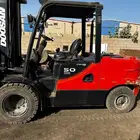 رافعة شوكيه سكين فوركليفت للايجار في جده