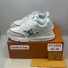 شوز Lv