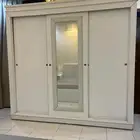 غرفة نوم استعمال خفيف جدا و مكيف اسبليت 12 ألف وحده