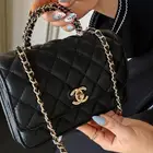 شنط شانيل طبق الاصليه بأقل الأسعار شامل الملحقات جودة ممتاز