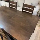 طاولة طعام